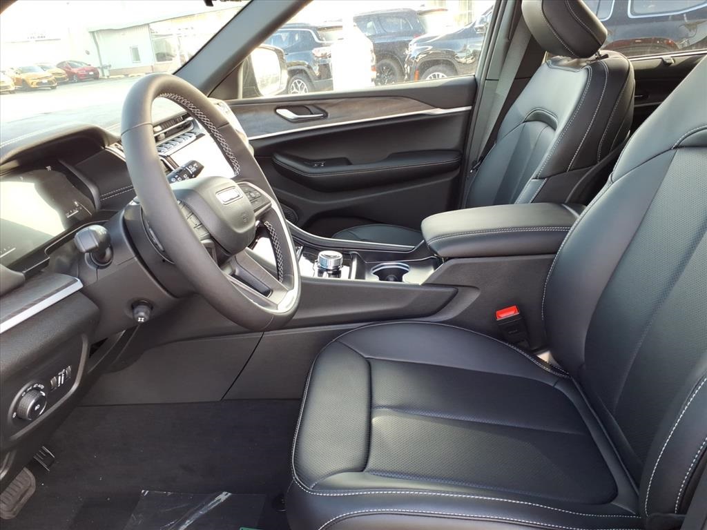 2025 Jeep Grand Cherokee Limited photo 5