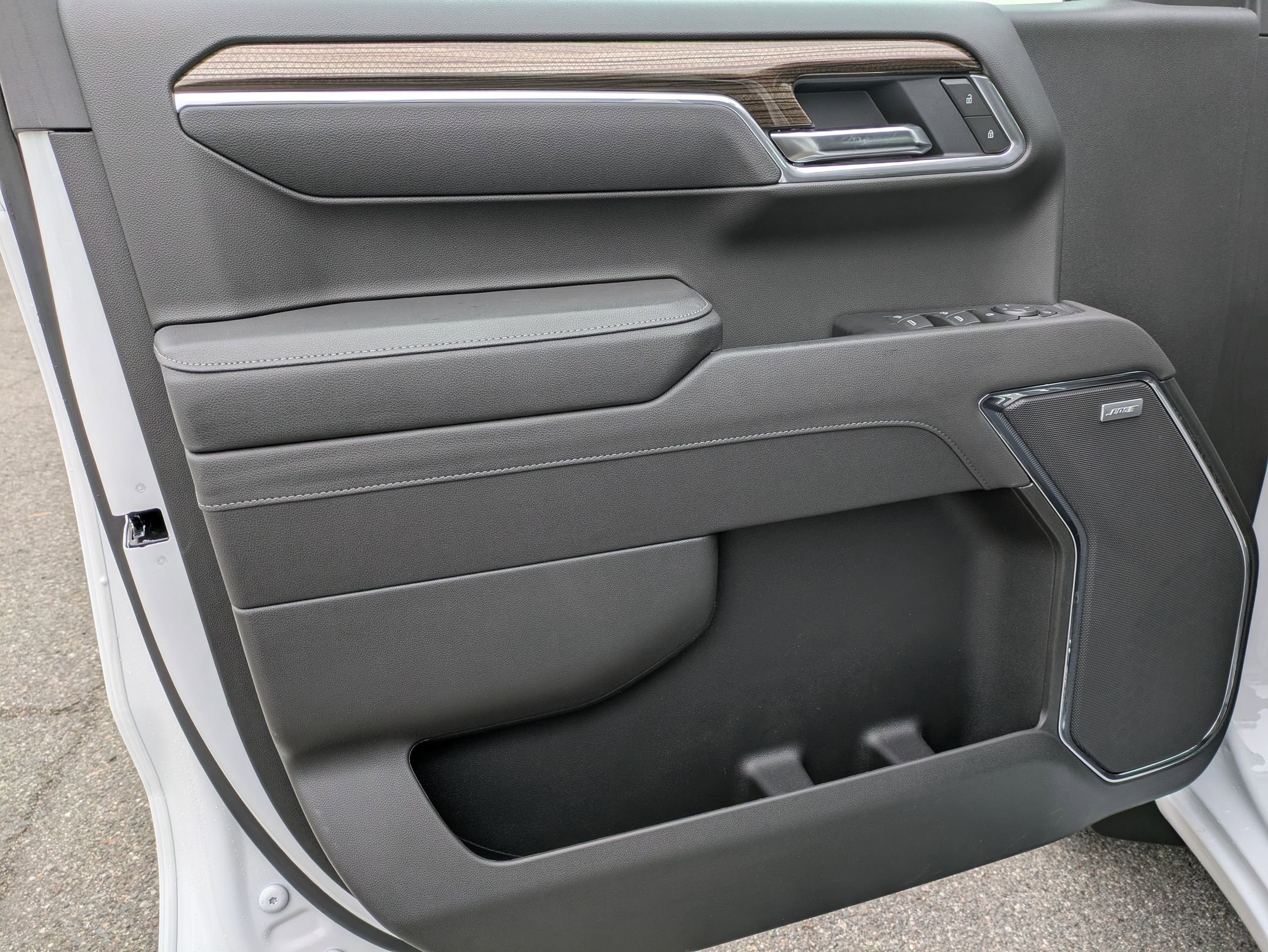 2025 Chevrolet Silverado 1500 RST photo 25