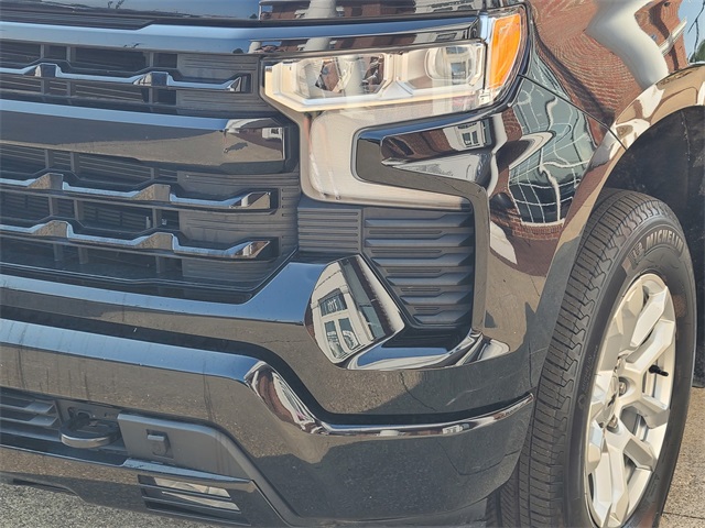 2023 Chevrolet Silverado 1500 RST photo 9