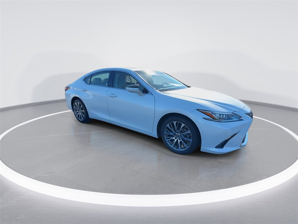2021 Lexus ES 250 photo 2
