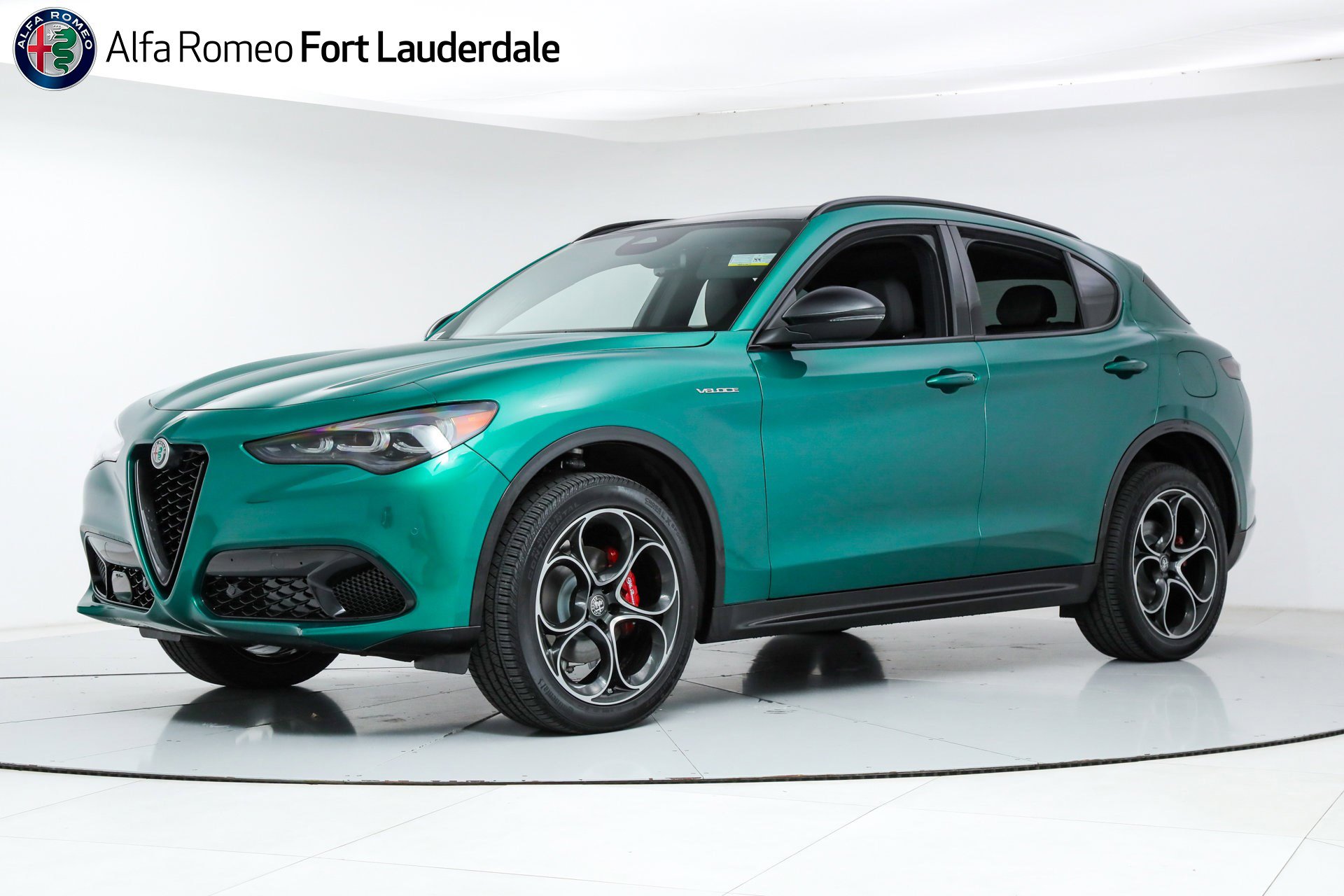 2025 Alfa Romeo Stelvio Base's photo