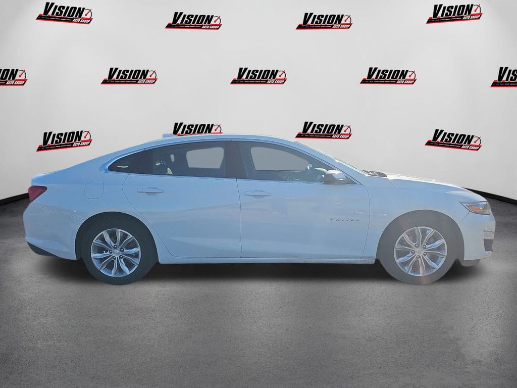2024 Chevrolet Malibu 1LT photo 4