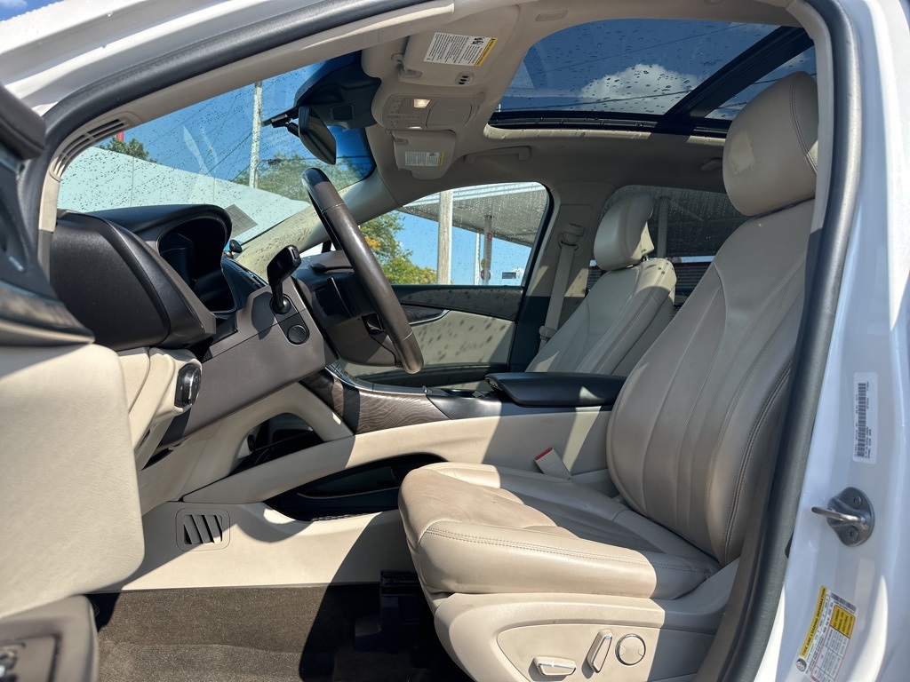 2019 Lincoln Nautilus Reserve photo 16
