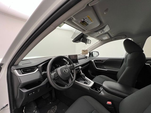 2024 Toyota RAV4 LE photo 16