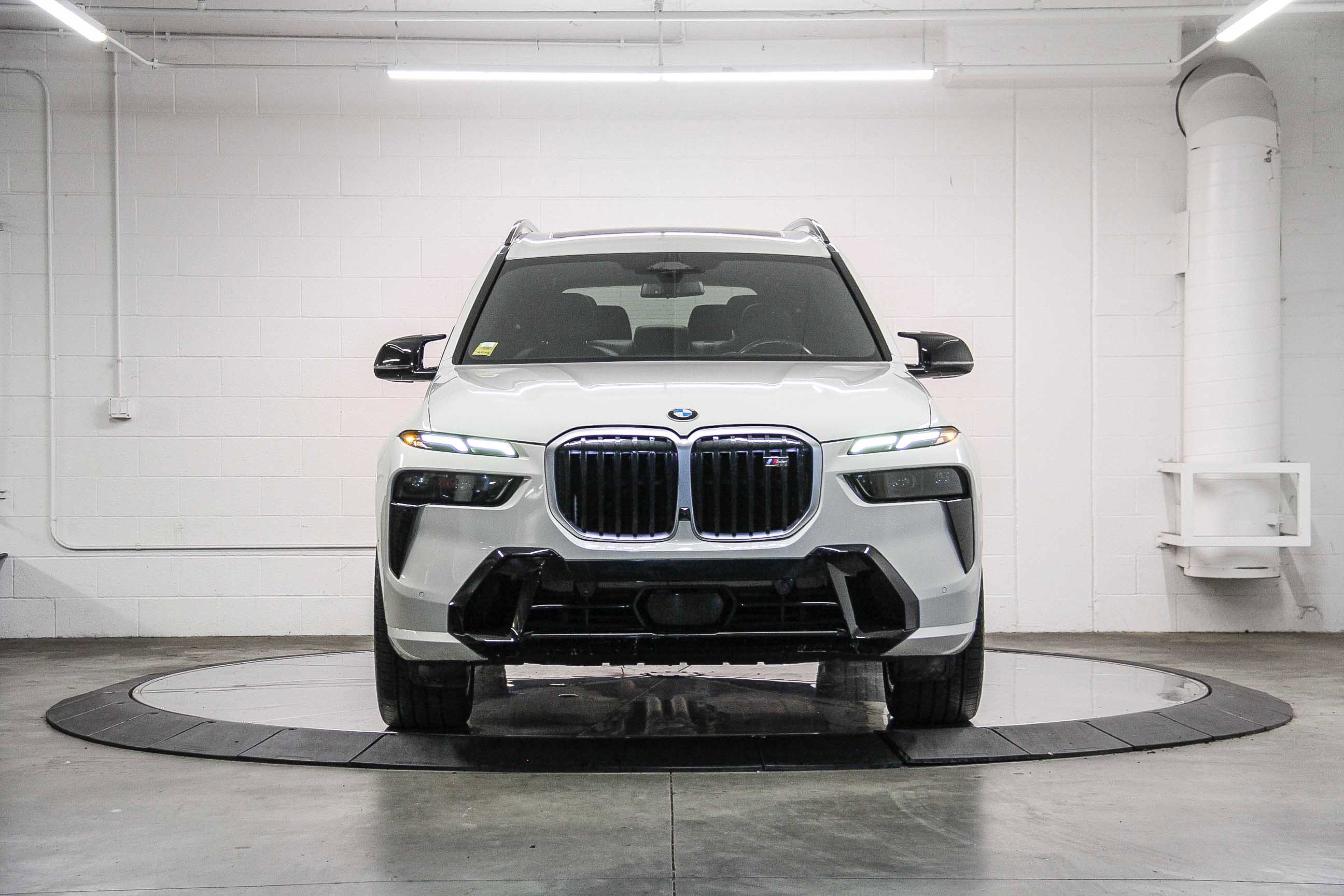 2023 Bmw X7 M60i photo 2