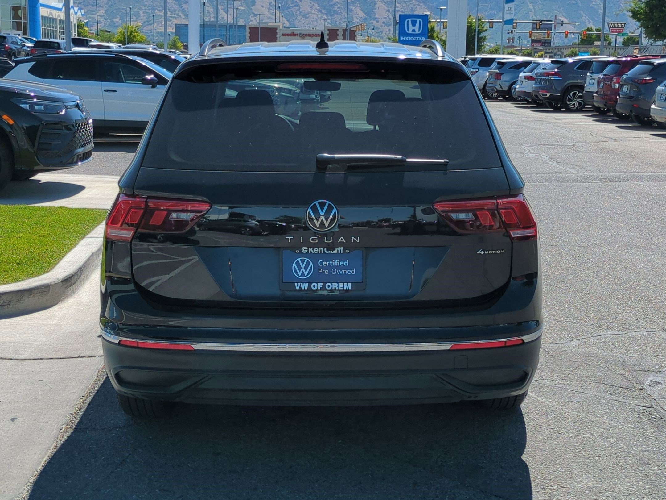 2024 Volkswagen Tiguan S photo 3