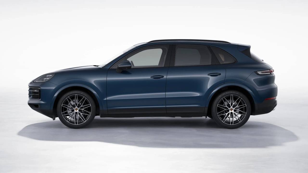 2026 Porsche Cayenne photo 2