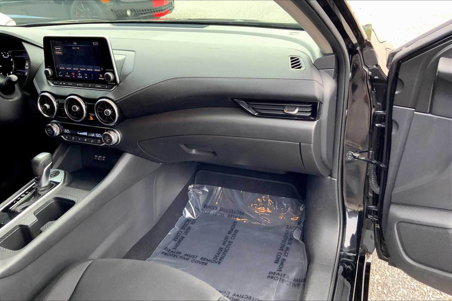 2021 Nissan Sentra SV photo 17