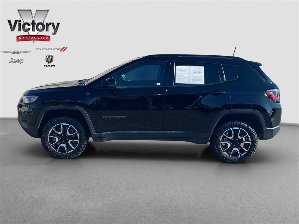 2024 Jeep Compass Trailhawk photo 3