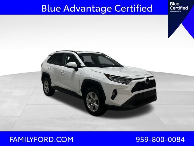 2021 Toyota RAV4 XLE's photo