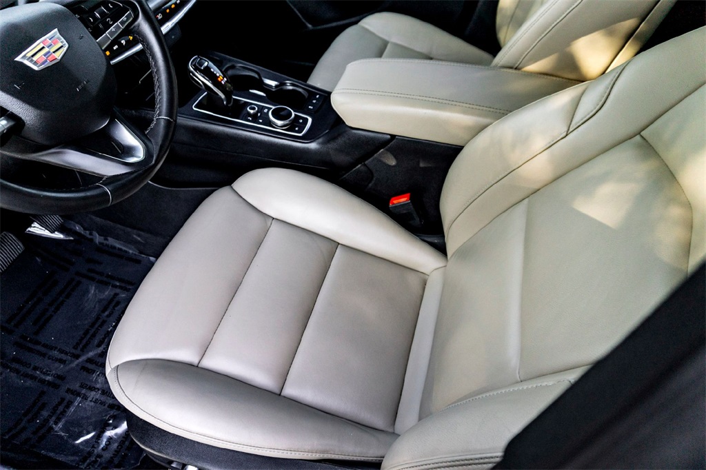 2025 Cadillac XT4 Premium Luxury photo 14