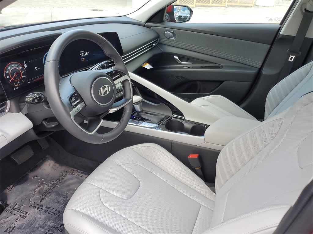 2025 Hyundai Elantra Limited photo 12