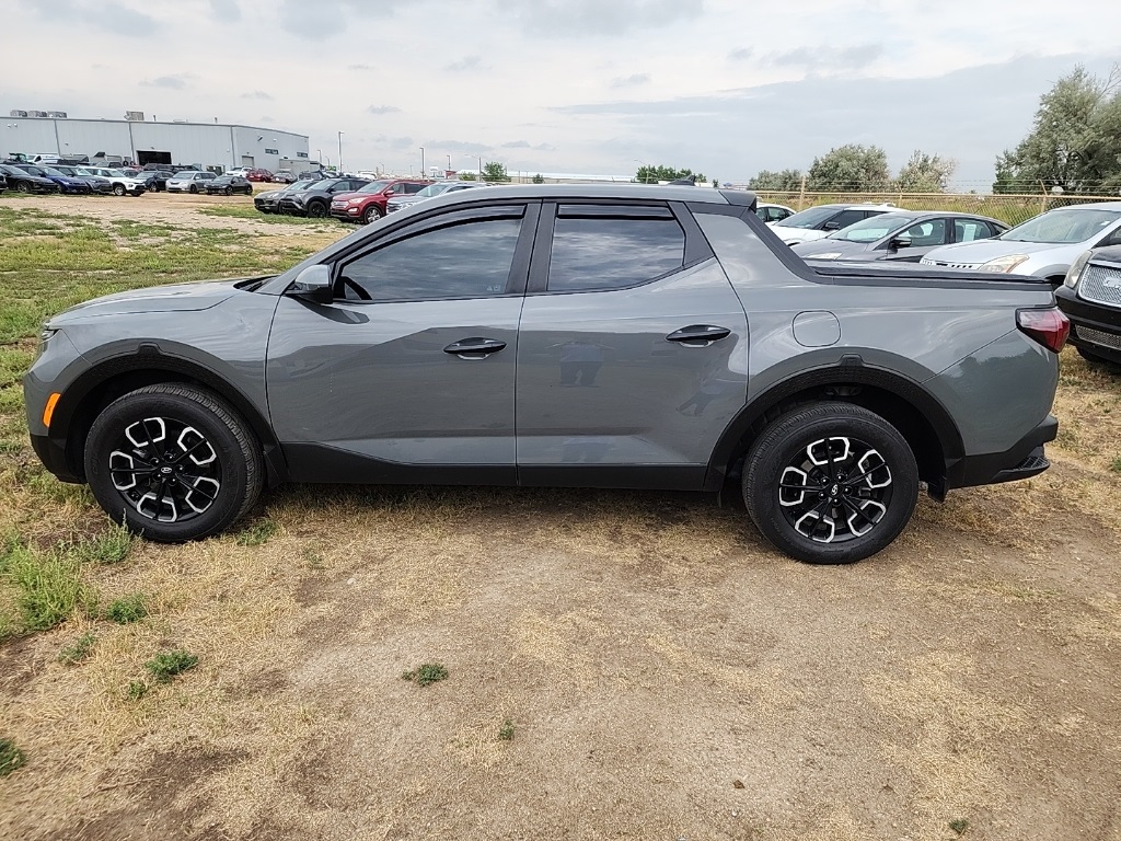 2024 Hyundai Santa Cruz SE photo 2