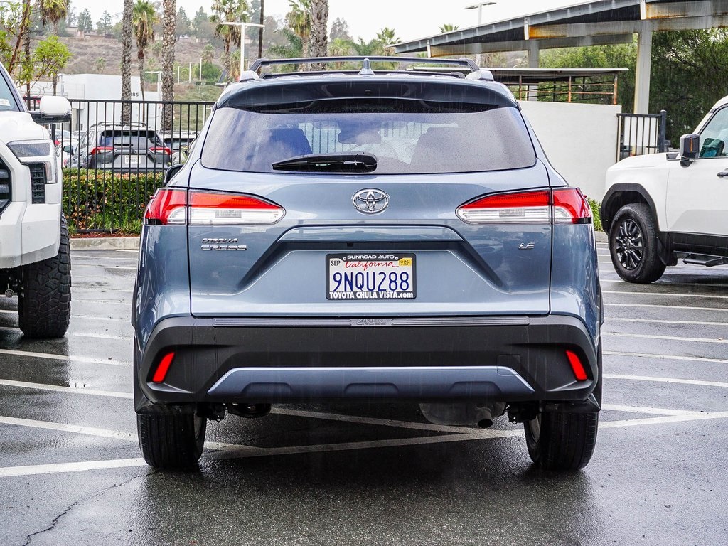 2024 Toyota Corolla Cross LE photo 4