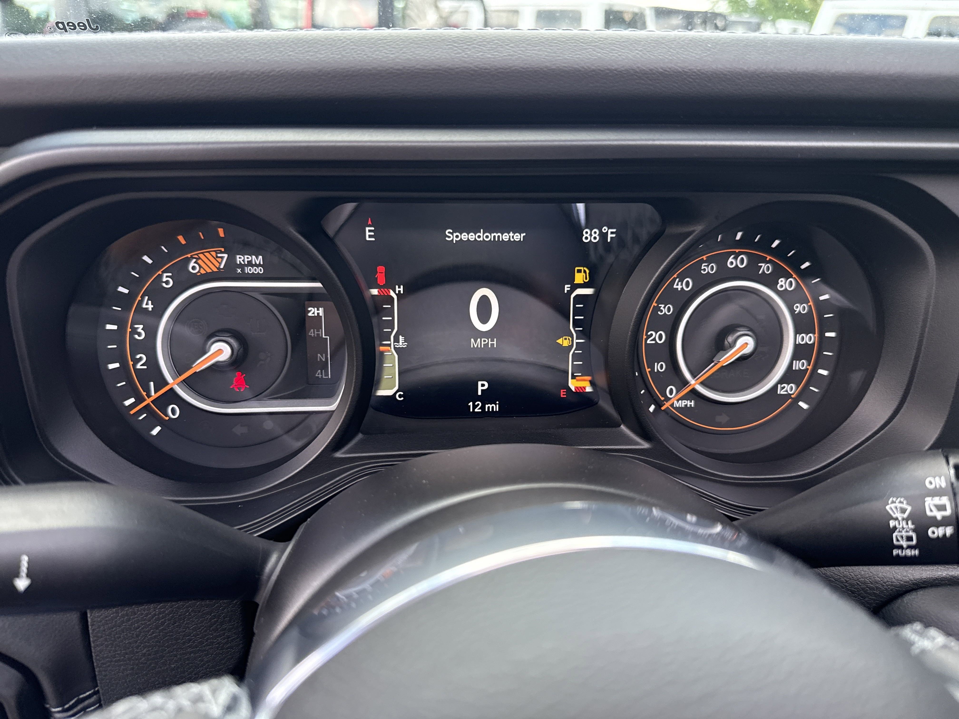 2025 Jeep Wrangler Sahara photo 4