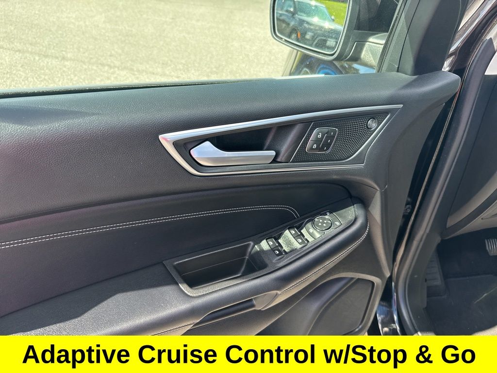 2022 Ford Edge Titanium photo 13
