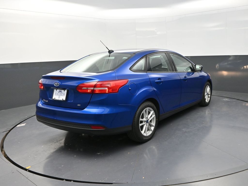 2018 Ford Focus SE photo 6