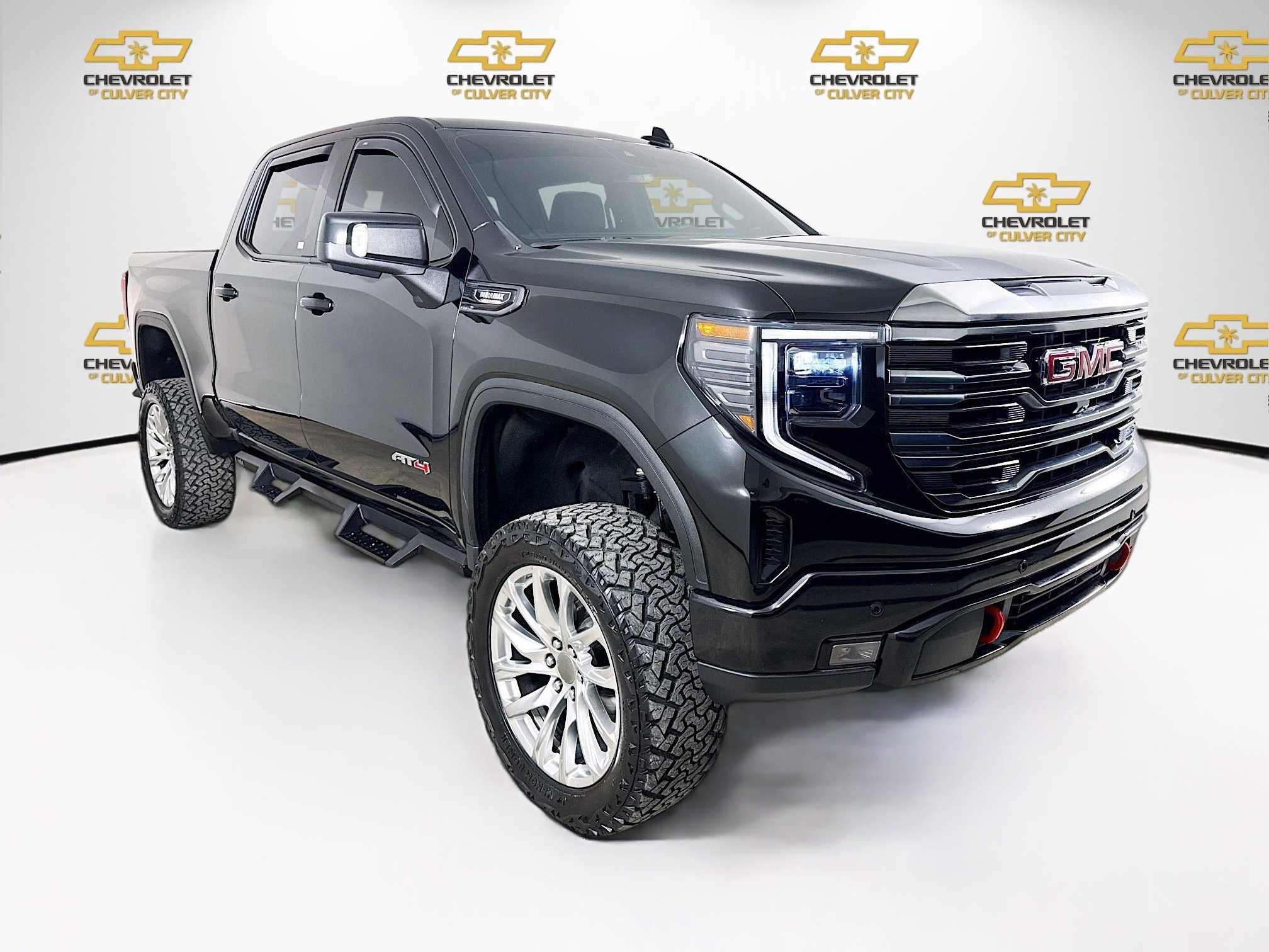 2023 GMC Sierra 1500 AT4's photo