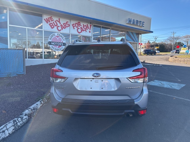 2024 Subaru Forester Premium Base photo 3