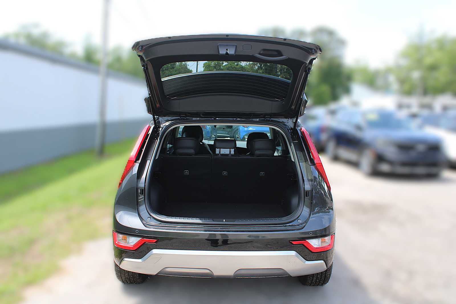 2025 Kia Niro EX Touring photo 9