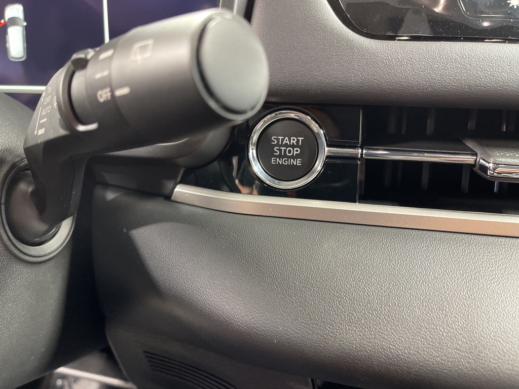 2025 Mitsubishi Outlander SE photo 14