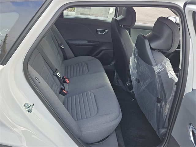 2025 Kia K4 EX photo 10