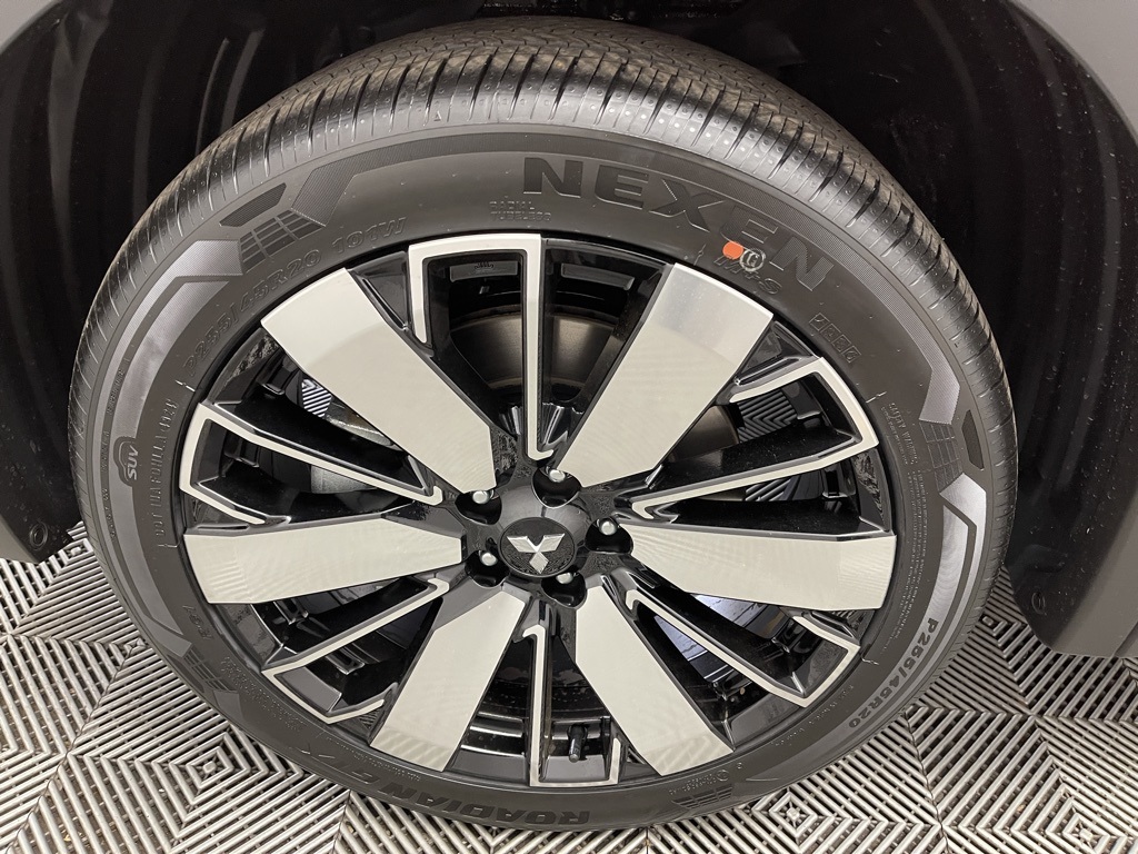 2025 Mitsubishi Outlander SE photo 33