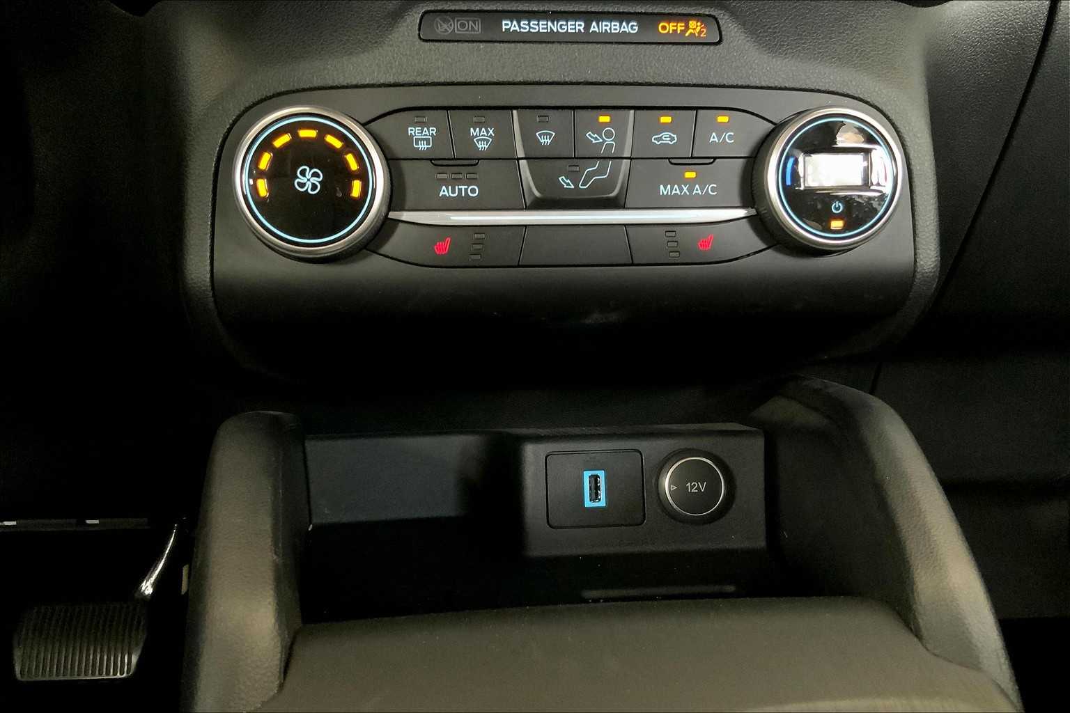 2020 Ford Escape SE photo 29