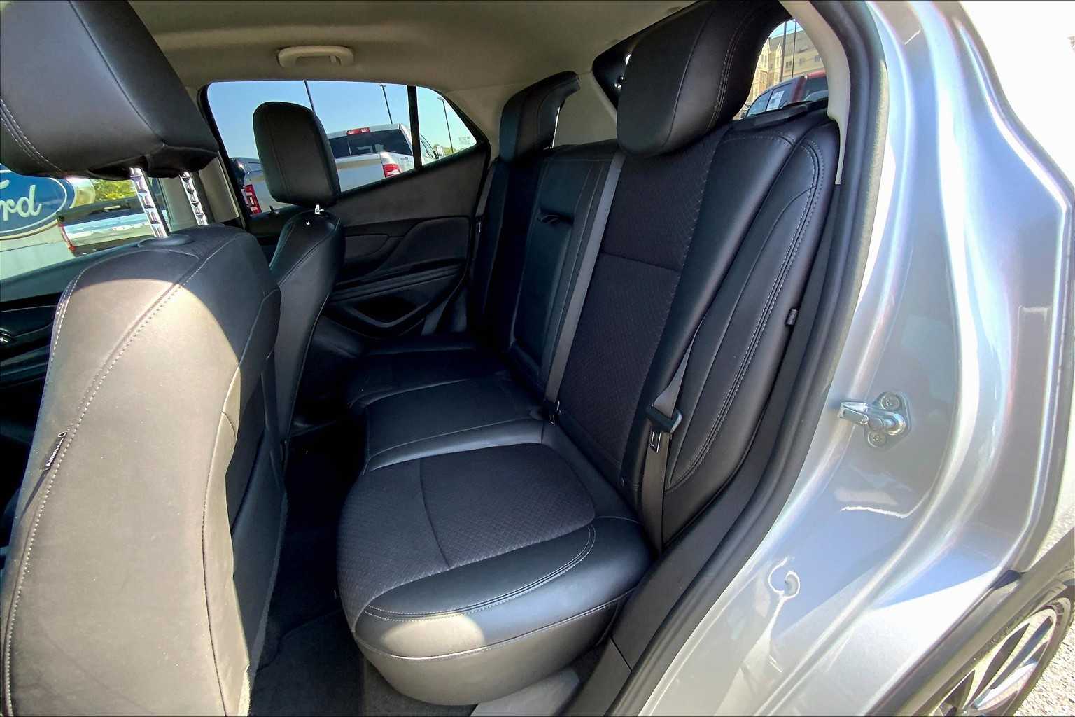 2022 Buick Encore Preferred photo 18