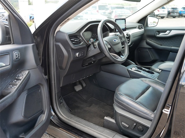 2020 Ford Escape SEL photo 10