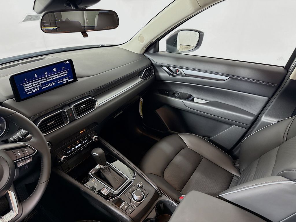 2025 Mazda CX-5 2.5 Select photo 23