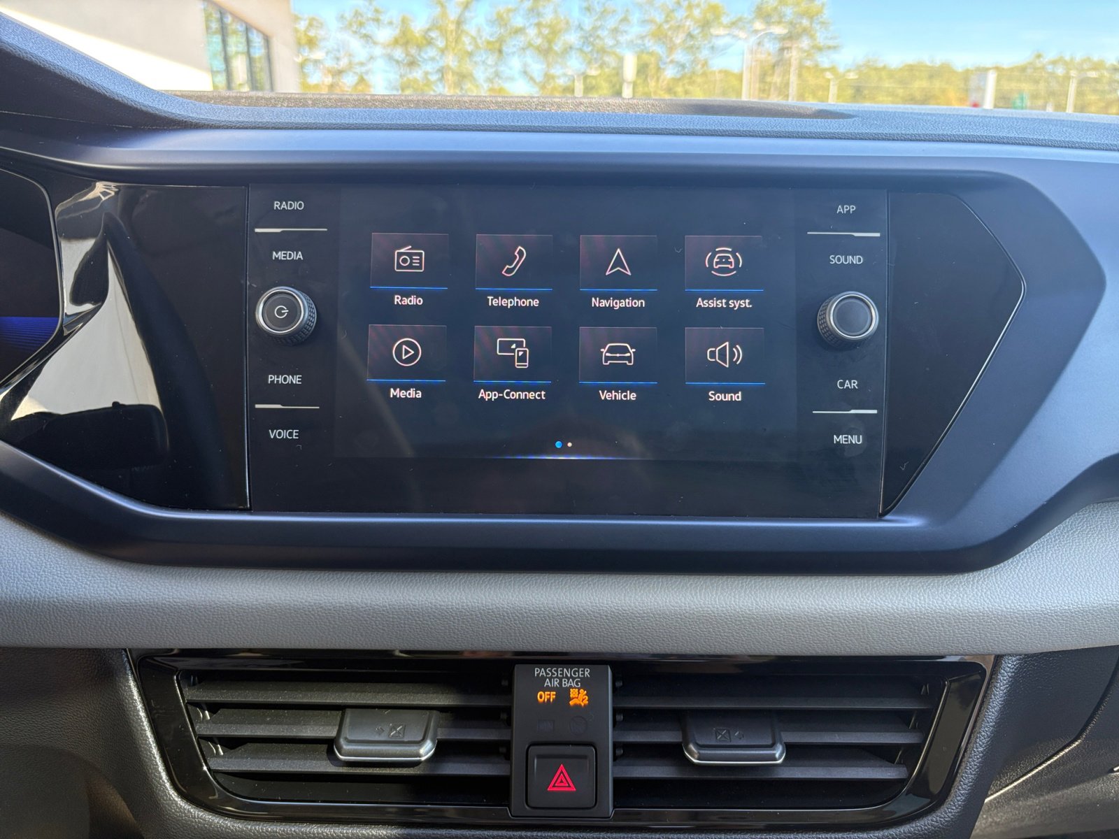 2022 Volkswagen Taos SE photo 16