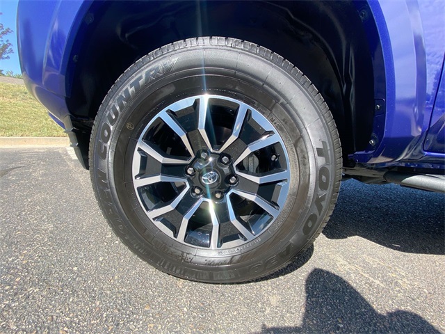 2023 Toyota Tacoma TRD Sport photo 2