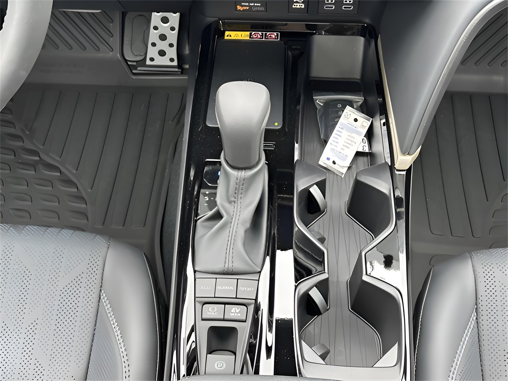 2025 Toyota Camry XSE photo 14