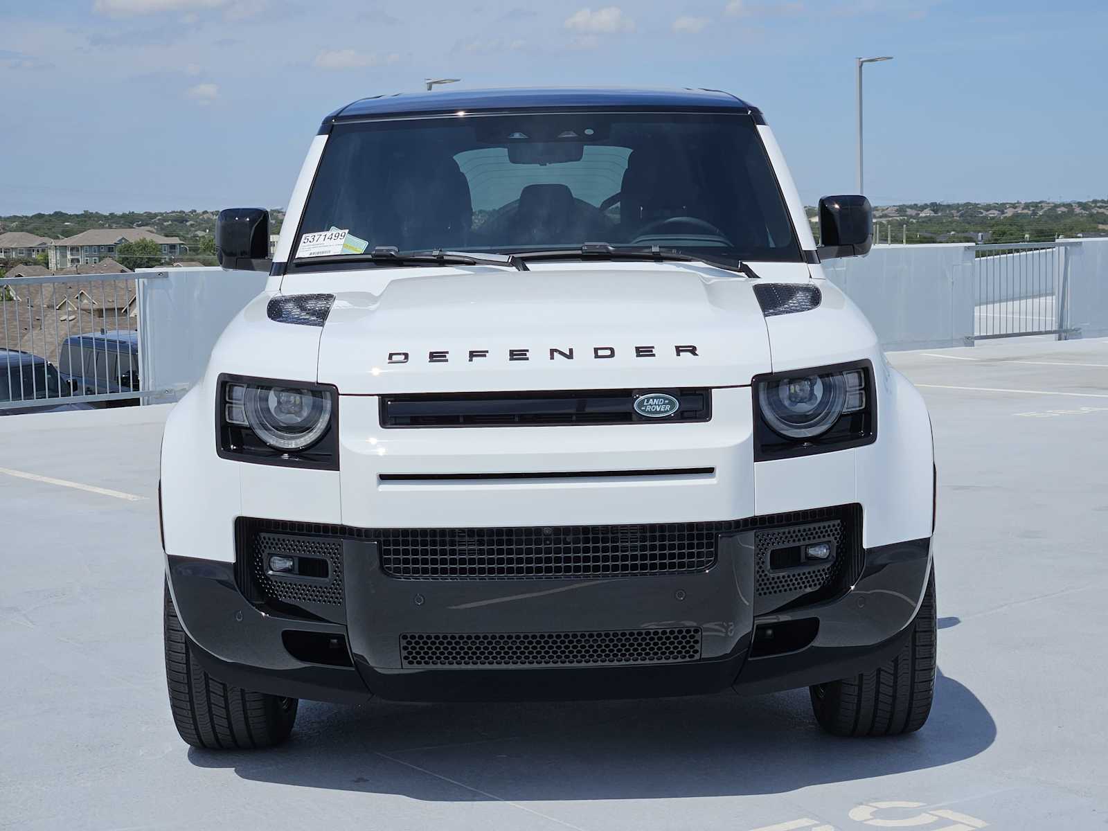 2025 Land Rover Defender 110 X-Dynamic SE photo 2