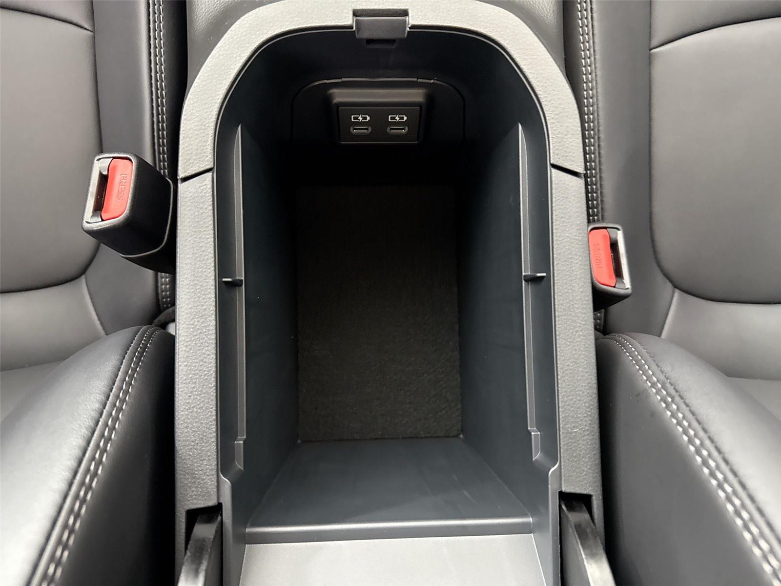 2025 Toyota RAV4 Hybrid XLE Premium photo 34