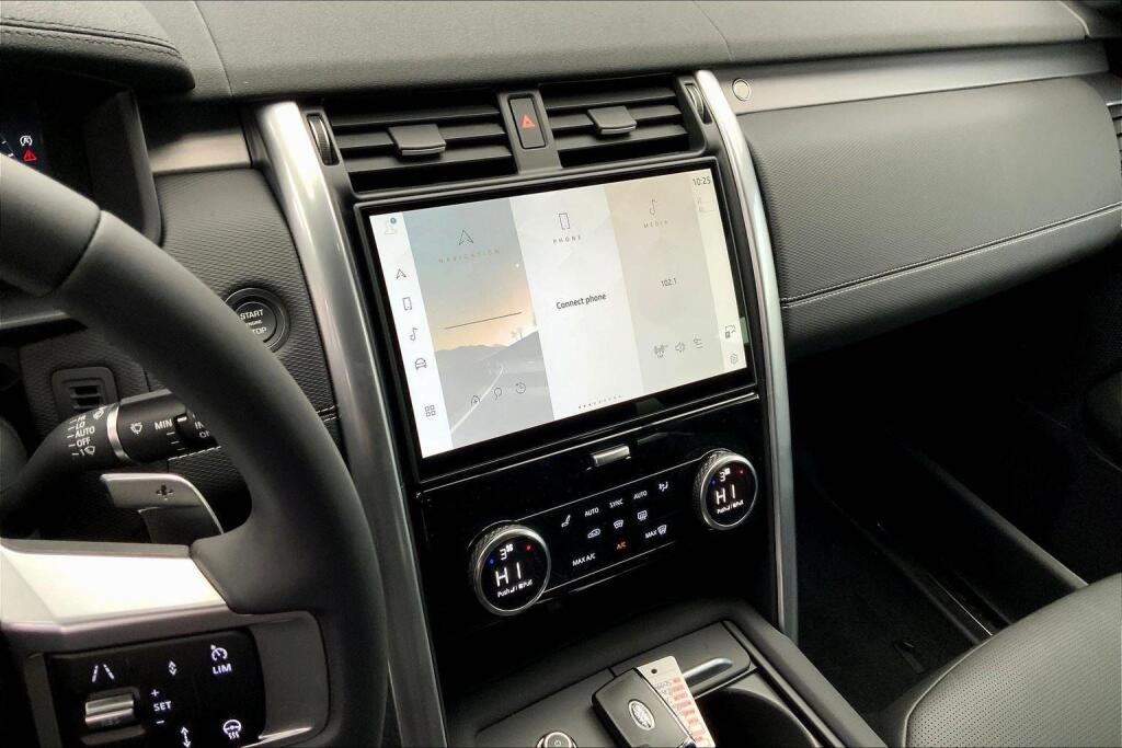 2025 Land Rover Discovery SE photo 4