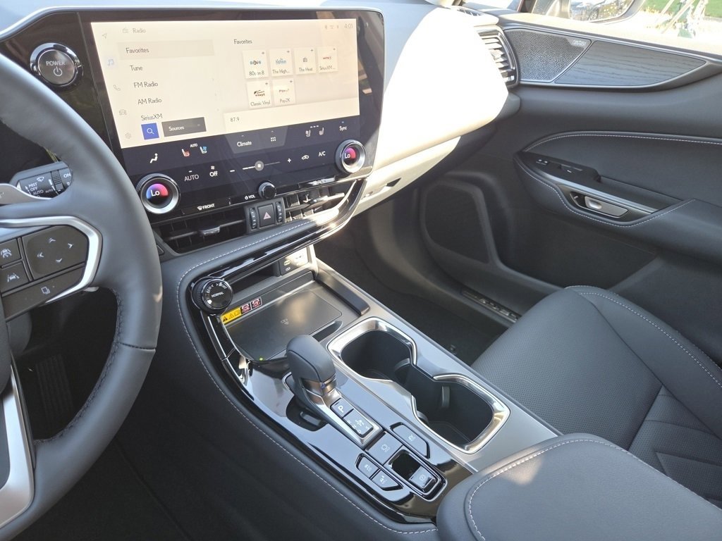 2026 Lexus NX 350h Luxury AWD photo 33