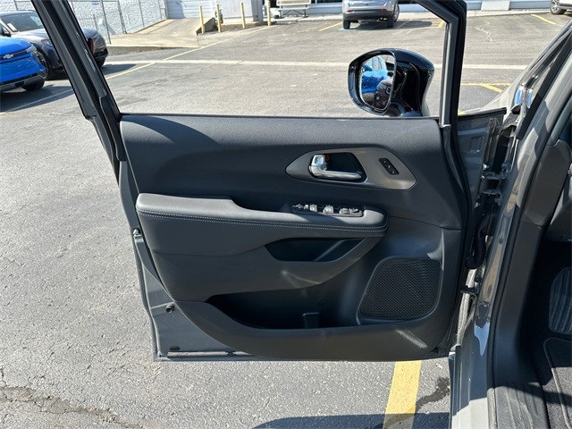 2025 Chrysler Pacifica photo 26