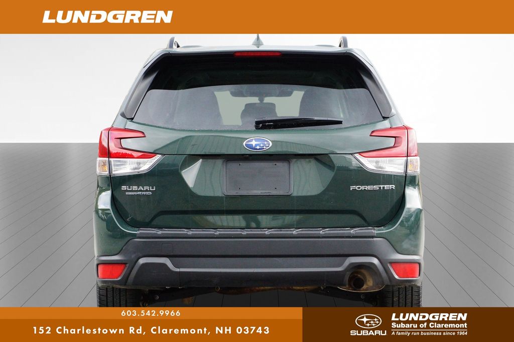 2023 Subaru Forester Premium photo 3