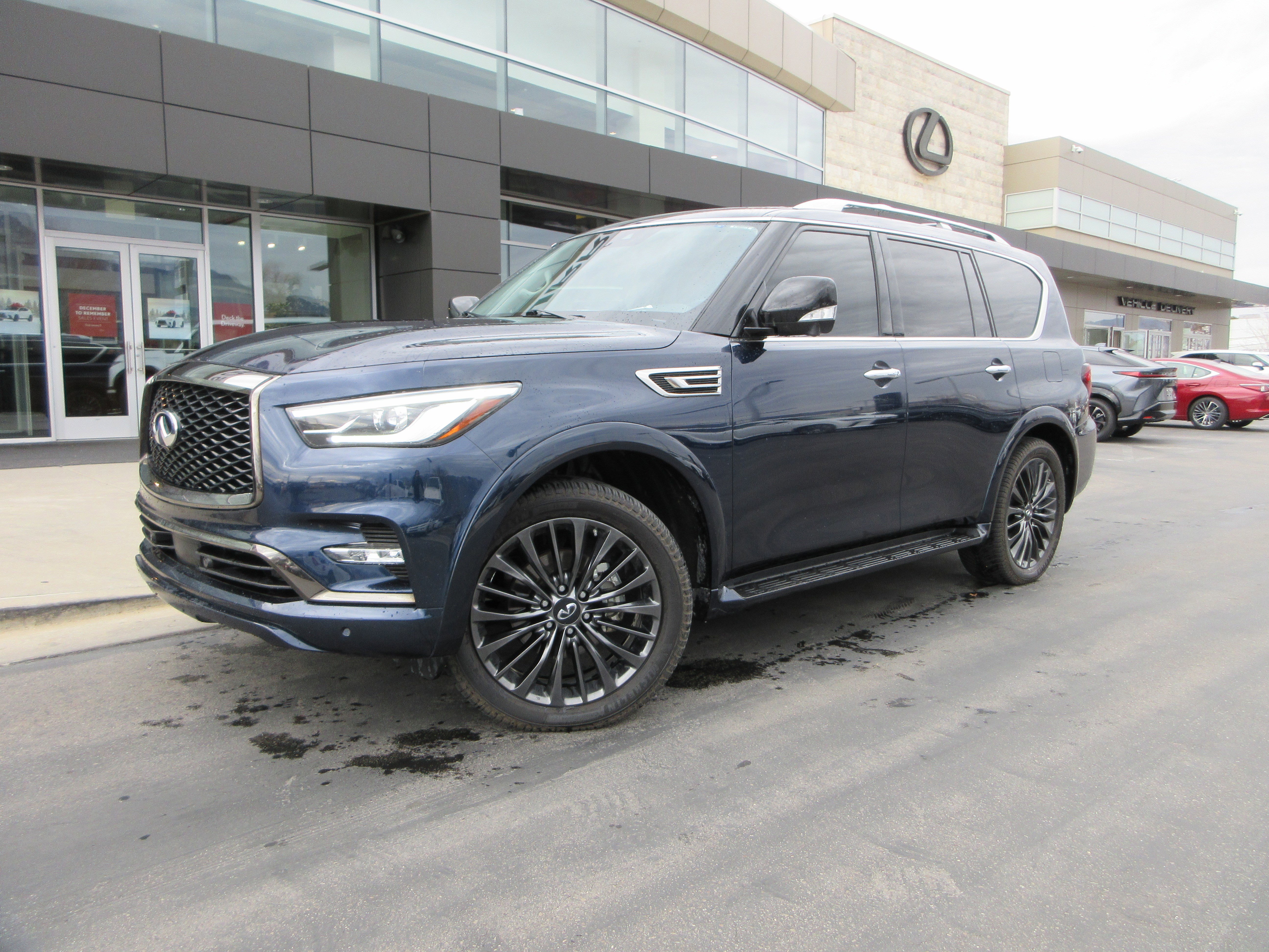 2022 INFINITI QX80 PREMIUM SELECT 4WD's photo