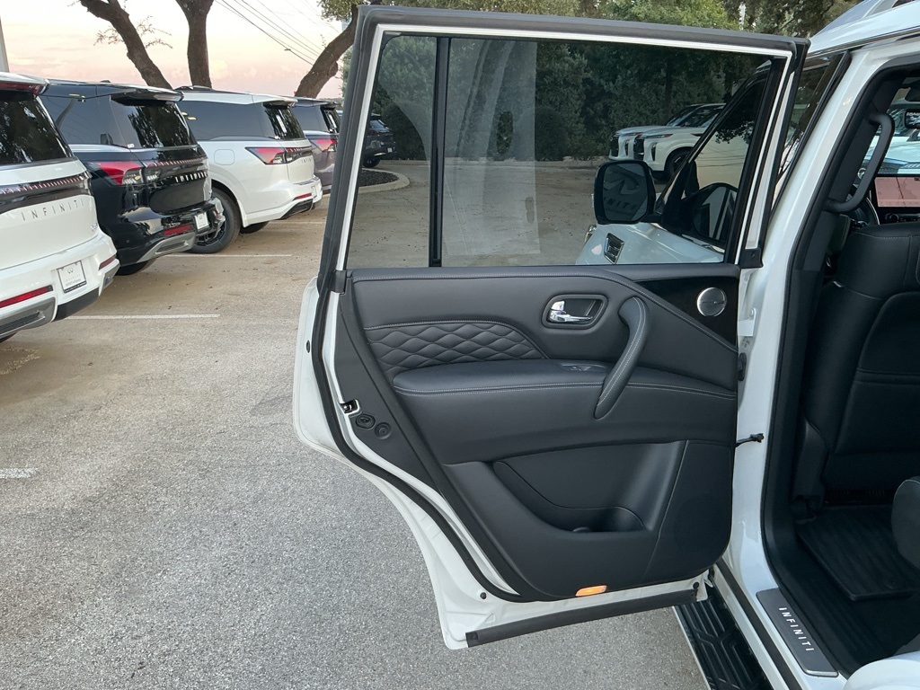 2024 Infiniti QX80 Sensory photo 23