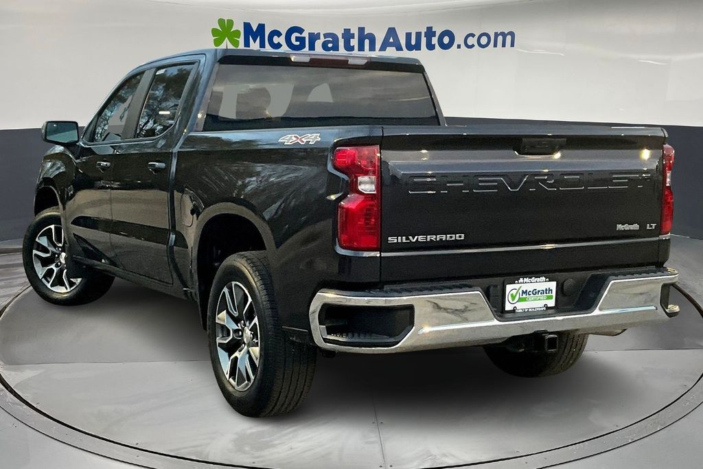 2022 Chevrolet Silverado 1500 LT photo 4