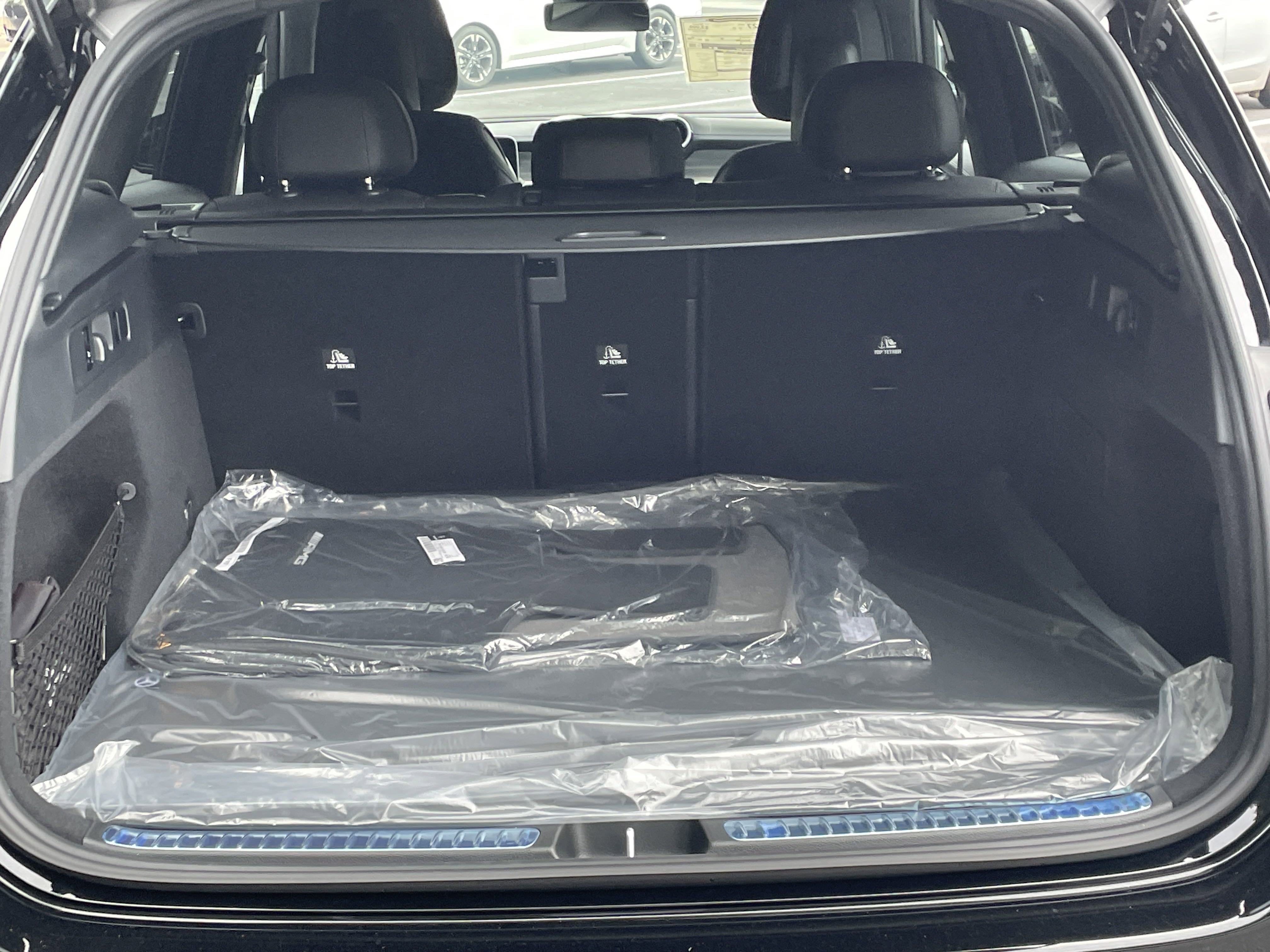 2026 Mercedes Benz GLC 300 photo 2