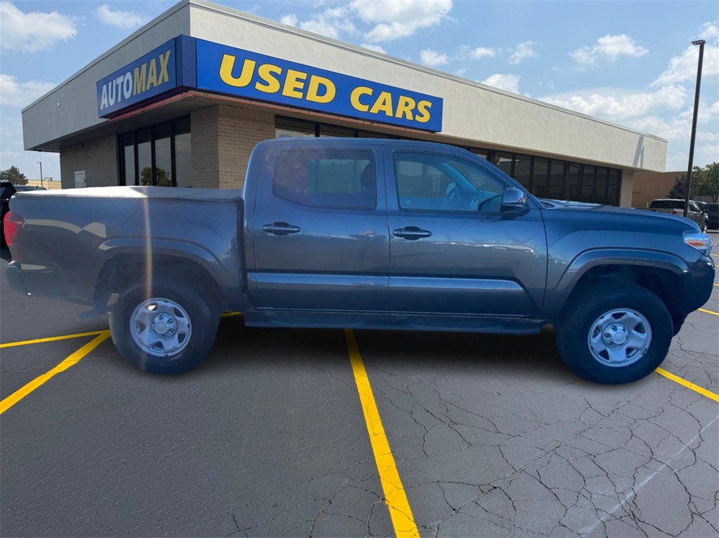 2022 Toyota Tacoma SR photo 2