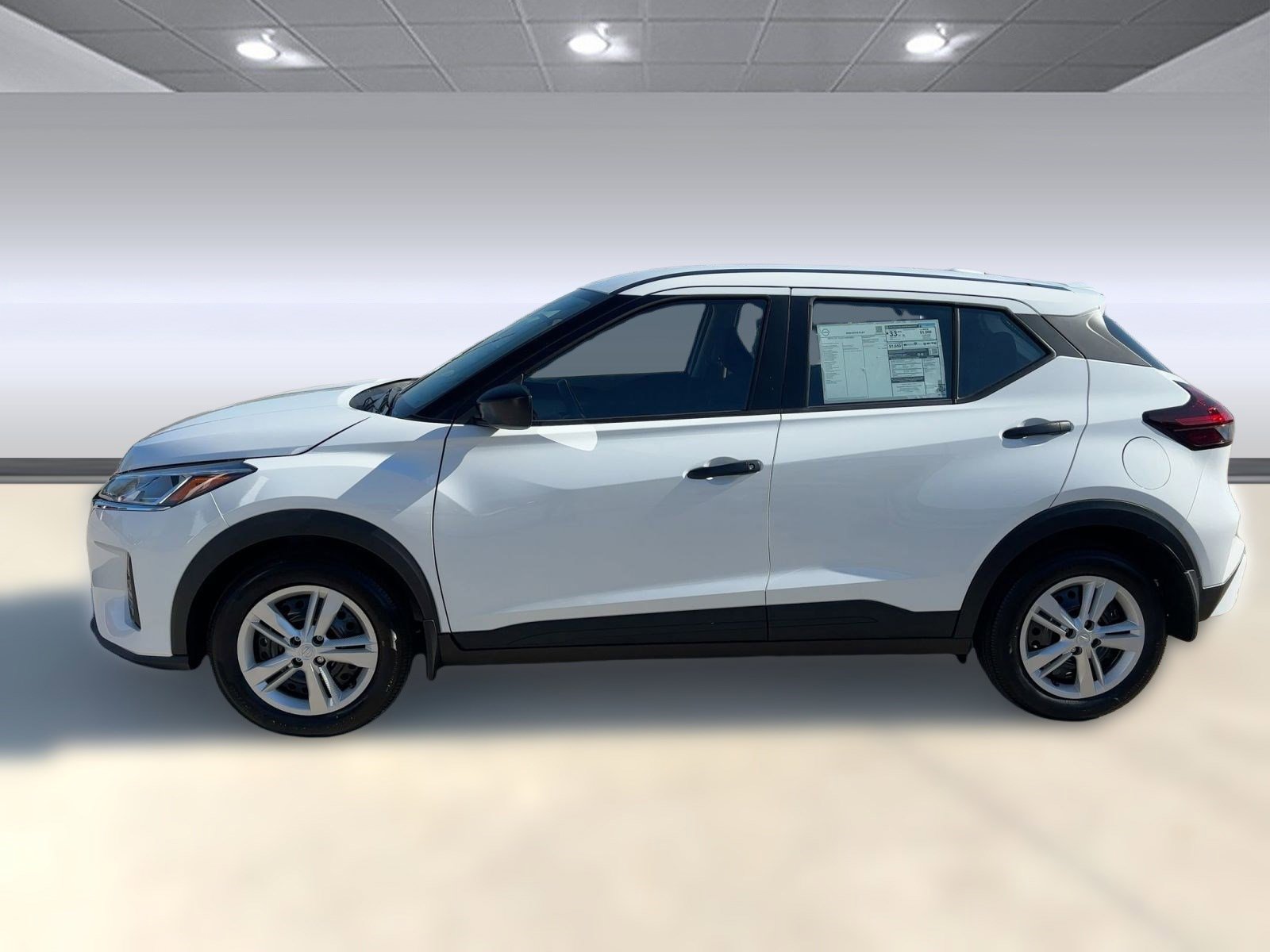 2025 Nissan Kicks Play S photo 2