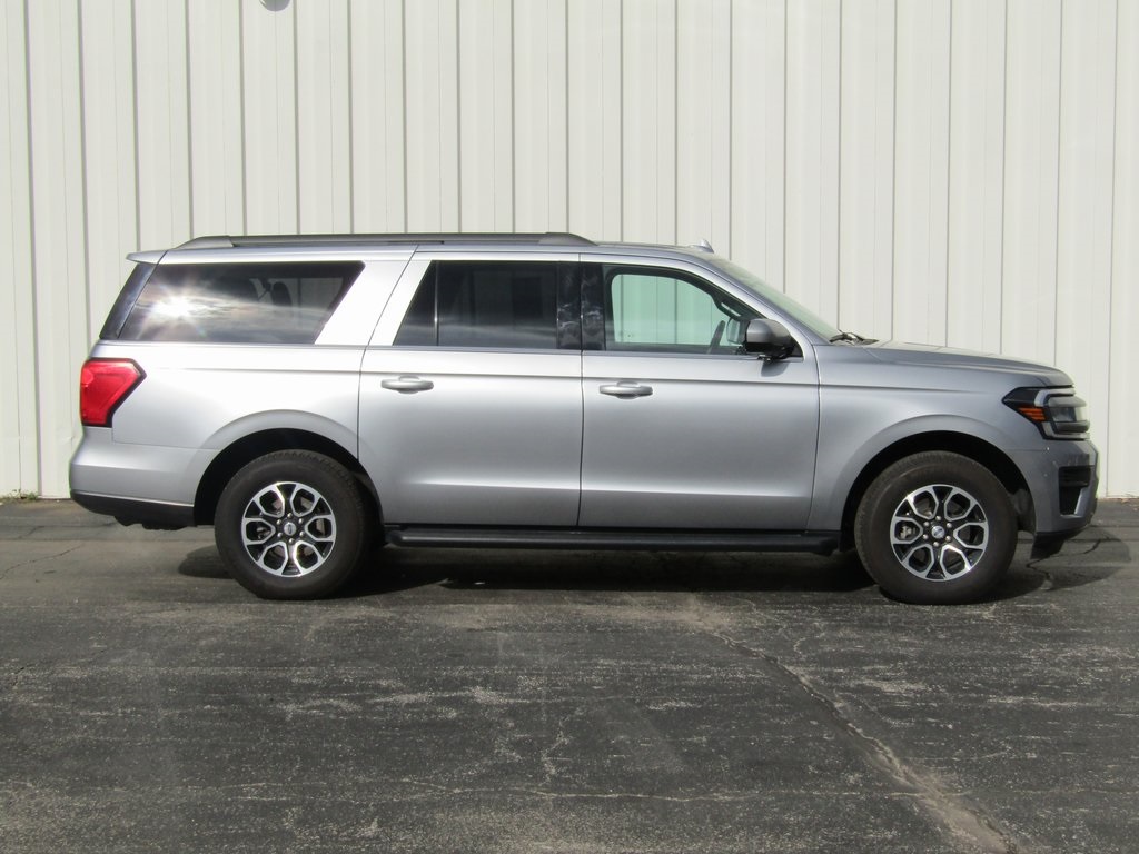Used 2024 Ford Expedition XLT with VIN 1FMJK1J82REA54694 for sale in Kansas City