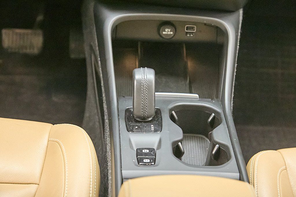 2019 VOLVO XC40 - Image 30