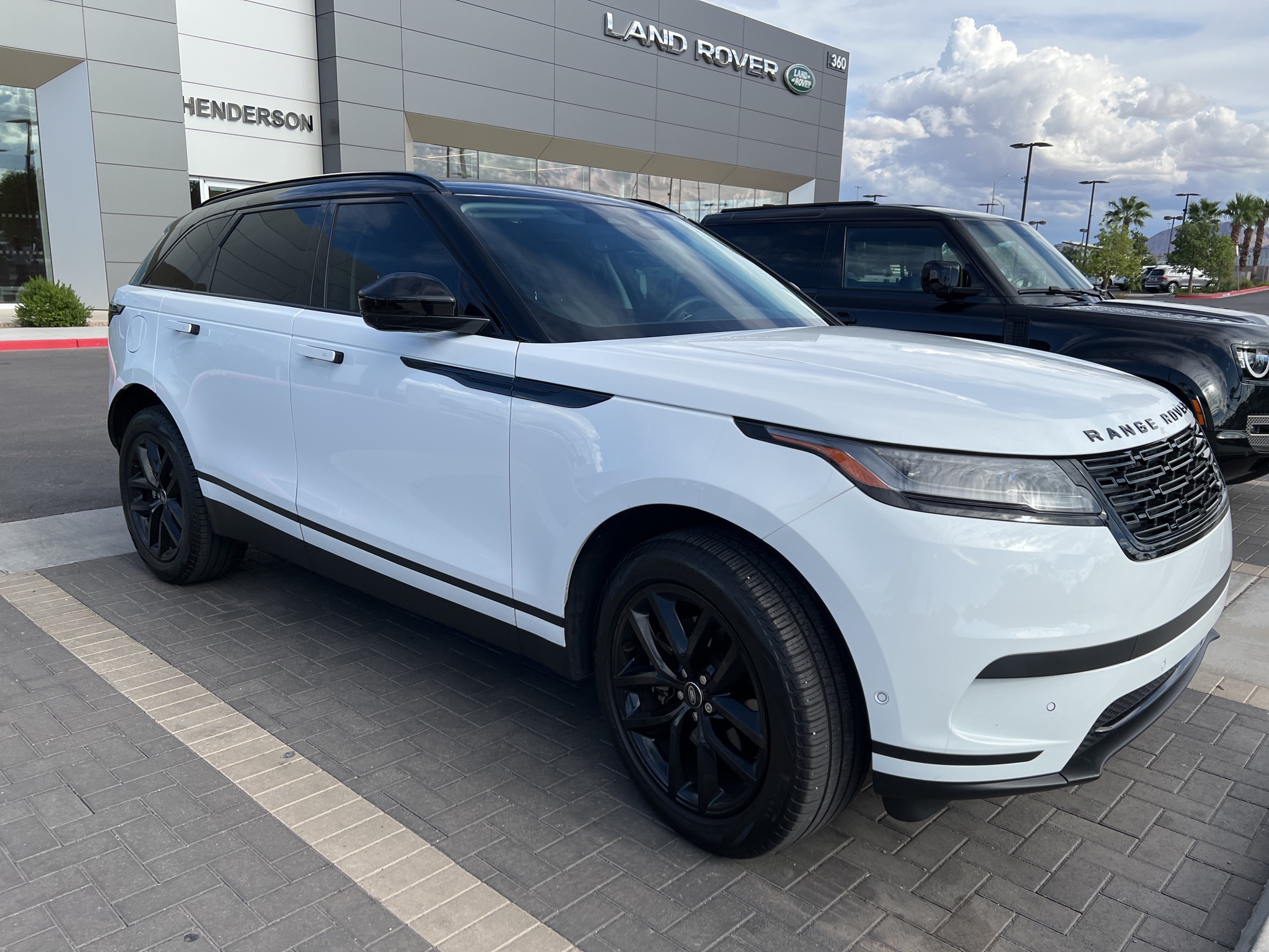 2024 Land Rover Range Rover Velar S photo 4
