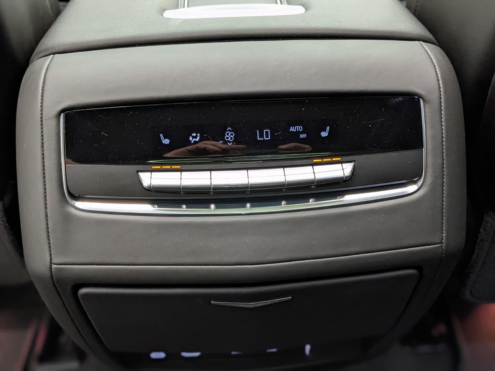 2024 Cadillac Escalade Sport Platinum photo 13